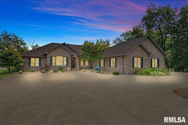 1.87 Acres of Residential Land with Home for Sale in Taylorville, Illinois