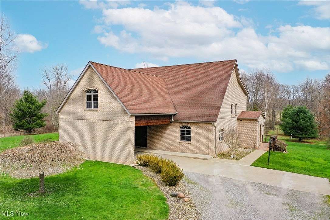 6.67 Acres of Residential Land with Home for Sale in Leetonia, Ohio