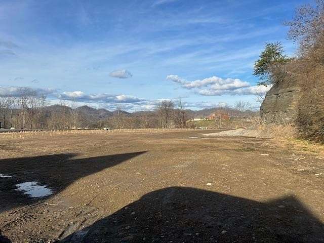 30.6 Acres of Land for Sale in Pikeville, Kentucky