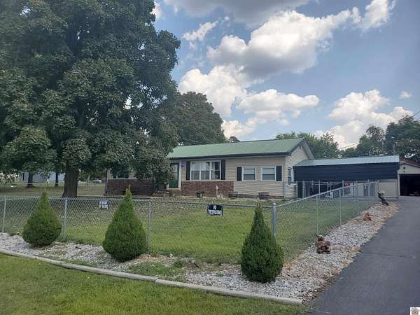 1.73 Acres of Residential Land with Home for Sale in Marion, Kentucky