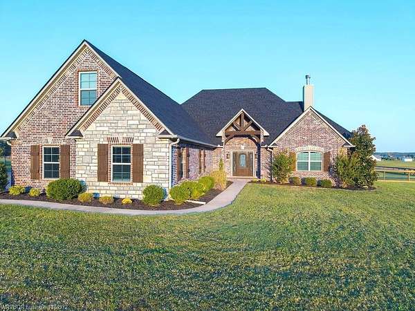 3 Acres of Residential Land with Home for Sale in Van Buren, Arkansas