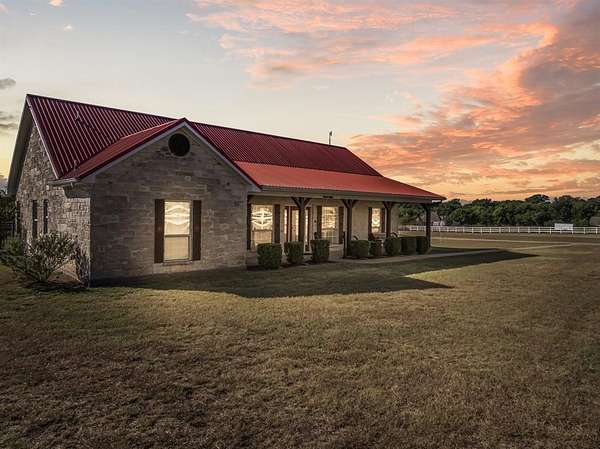 3.37 Acres of Residential Land with Home for Sale in Milford, Texas