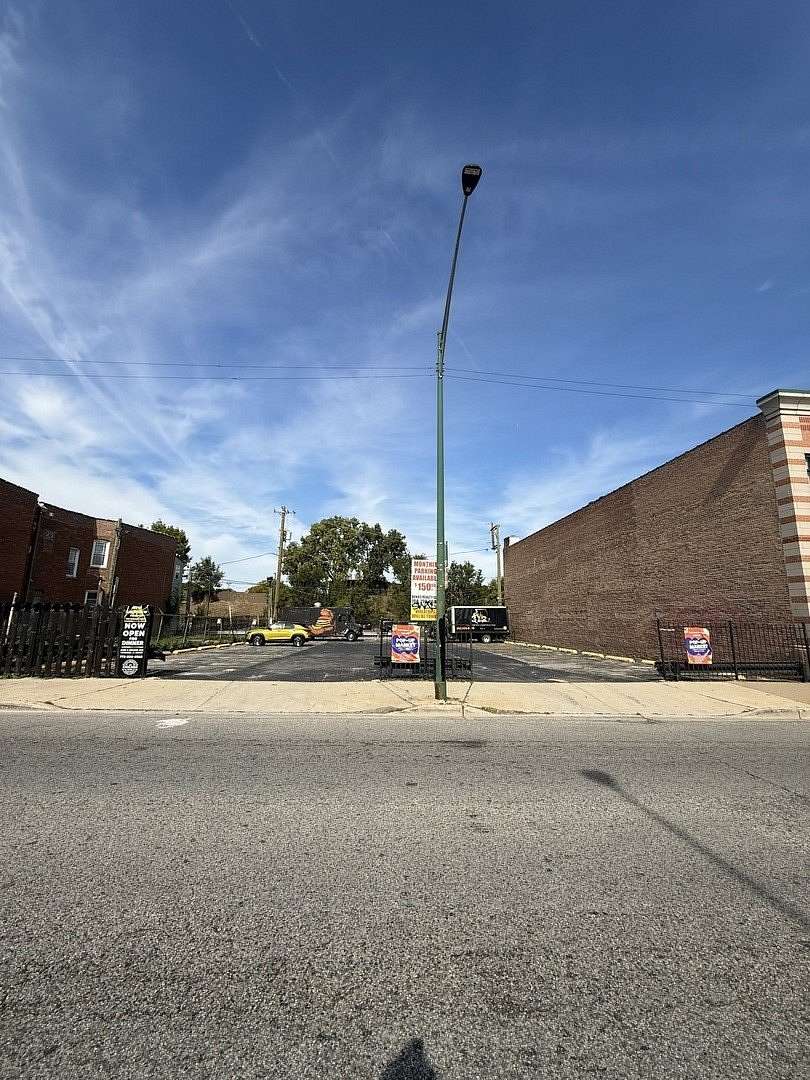 0.17 Acres of Commercial Land for Sale in Chicago, Illinois