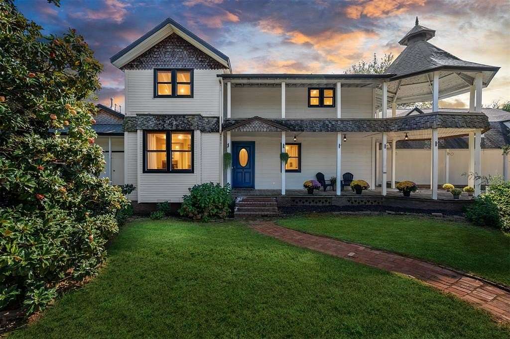 5 Acres of Residential Land with Home for Sale in Jones, Oklahoma