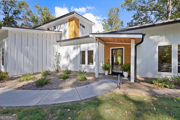 21.5 Acres of Recreational Land with Home for Sale in Eatonton, Georgia