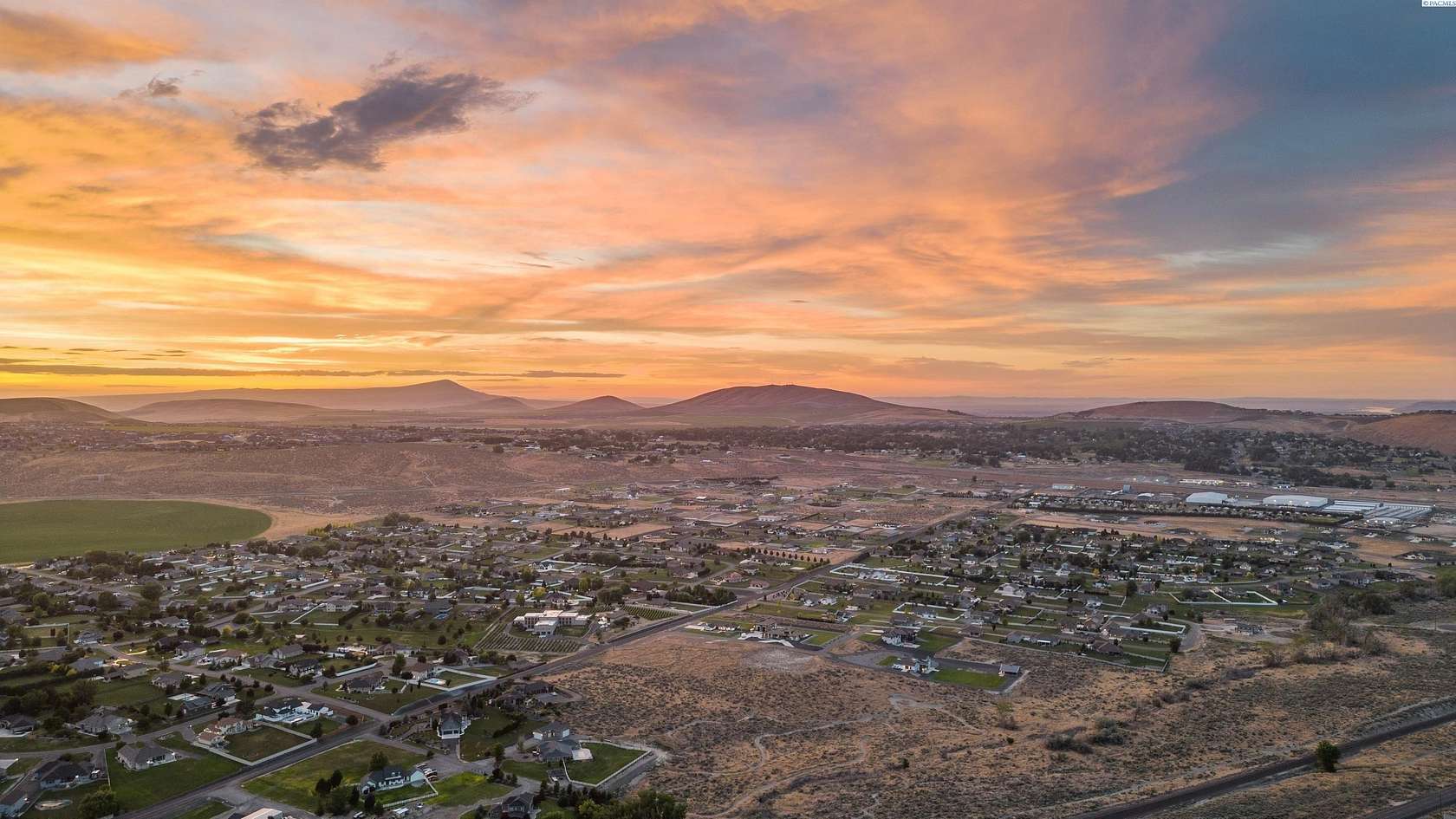 11.7 Acres of Land for Sale in Kennewick, Washington