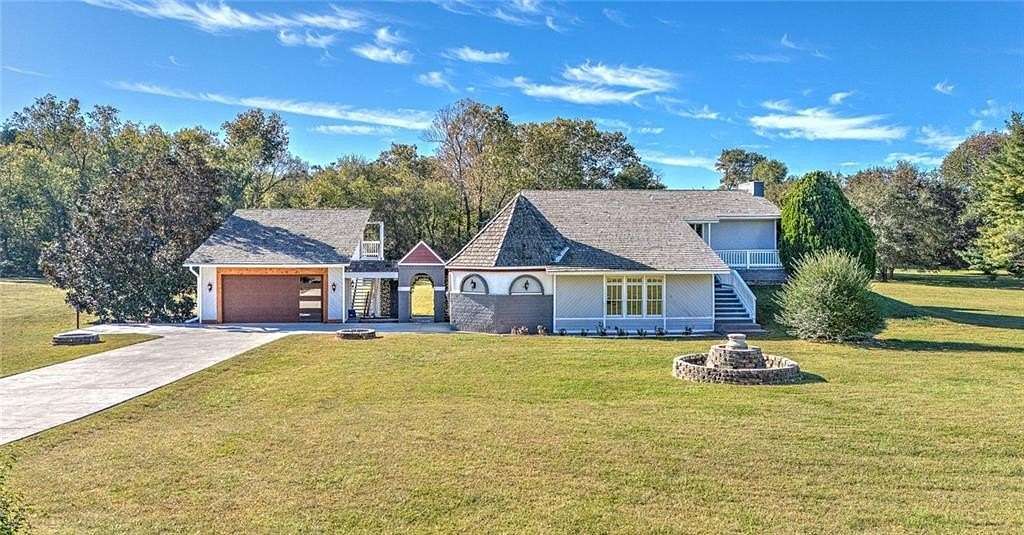 2.5 Acres of Residential Land with Home for Sale in Springdale, Arkansas