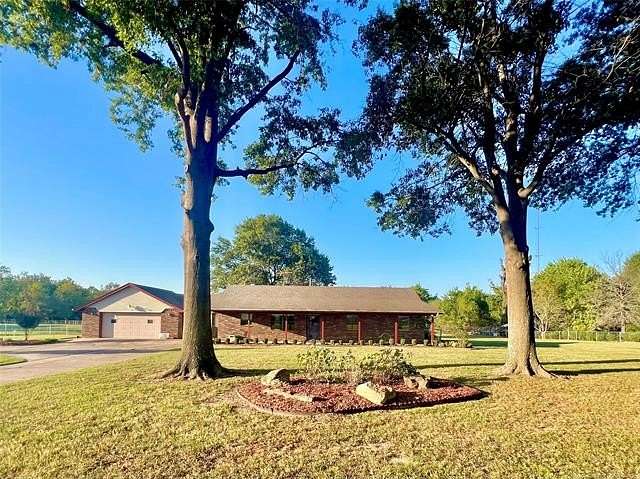 2 Acres of Residential Land with Home for Sale in Muskogee, Oklahoma