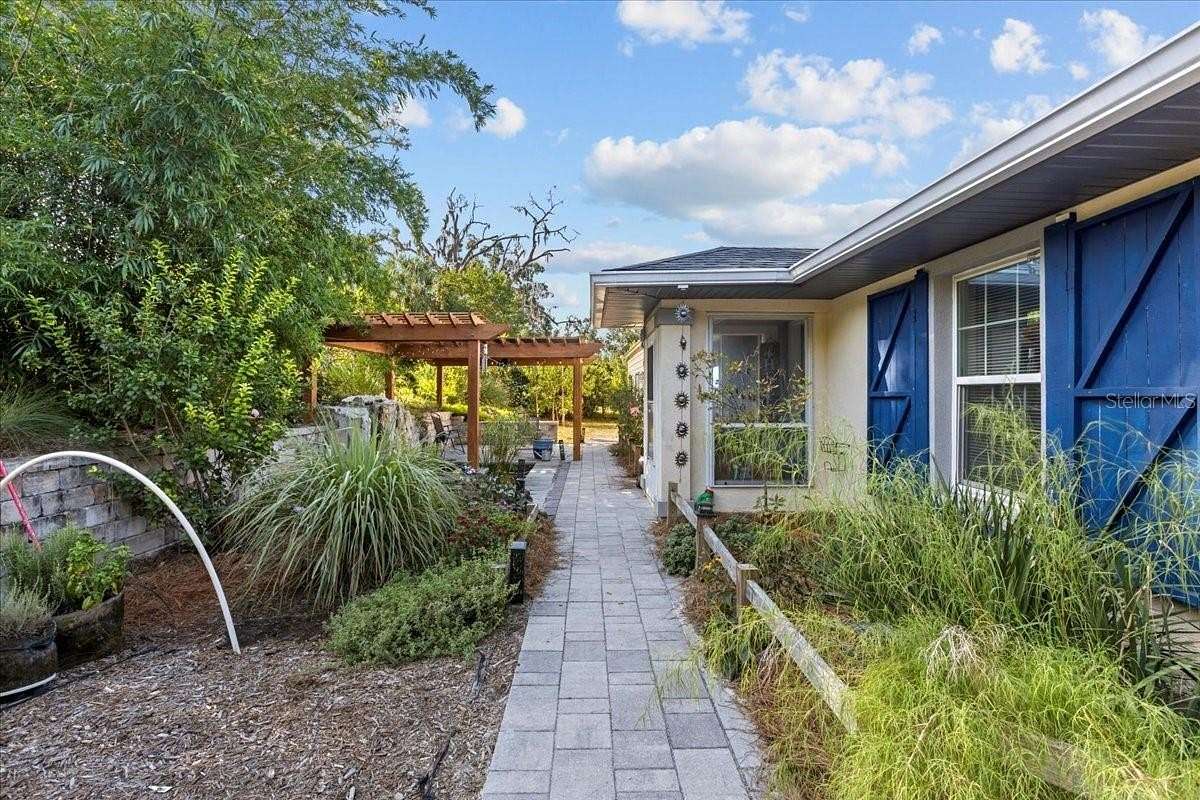 8.25 Acres of Land with Home for Sale in High Springs, Florida