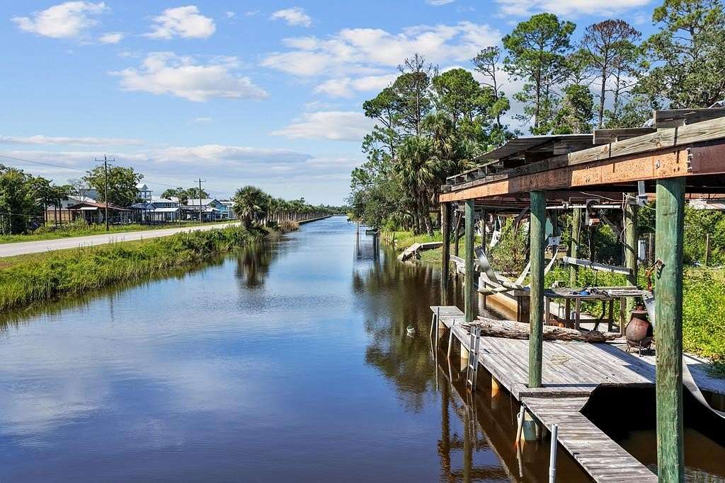 0.12 Acres of Land for Sale in Suwannee, Florida