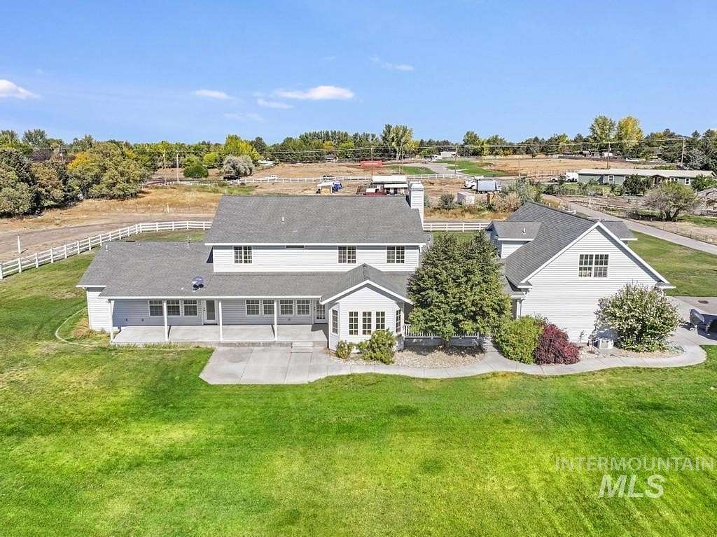 3 Acres of Residential Land with Home for Sale in Twin Falls, Idaho