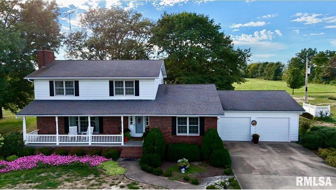 2.75 Acres of Residential Land with Home for Sale in Benton, Illinois