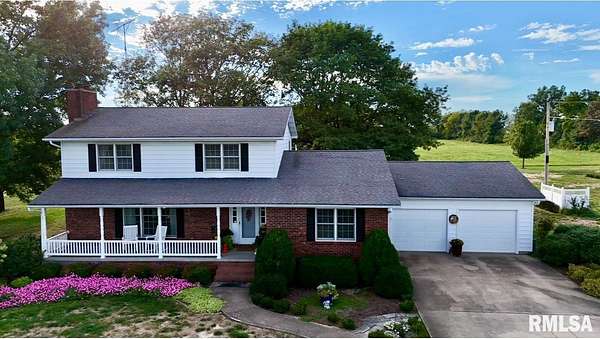 2.75 Acres of Residential Land with Home for Sale in Benton, Illinois