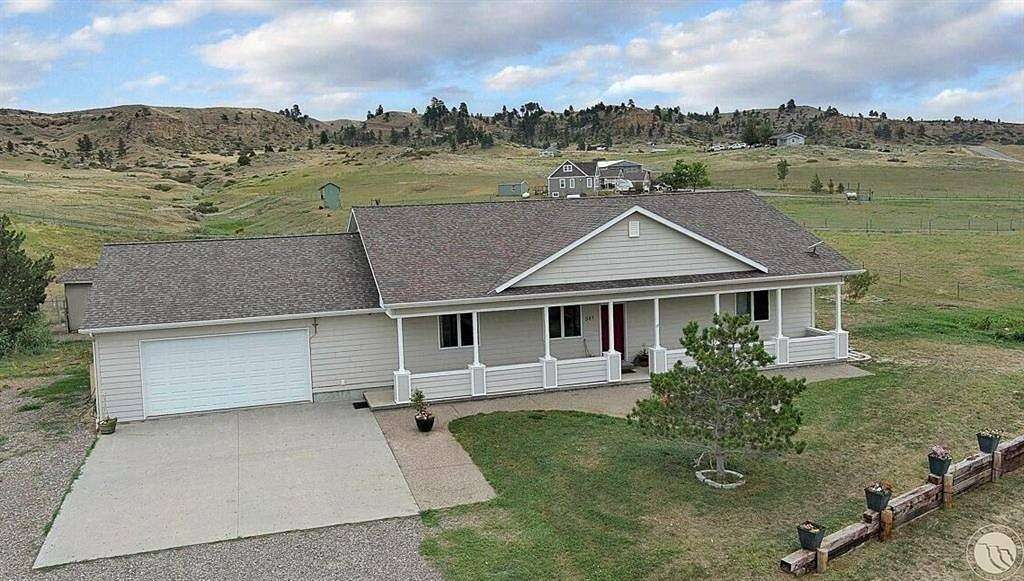 10 Acres of Land with Home for Sale in Huntley, Montana