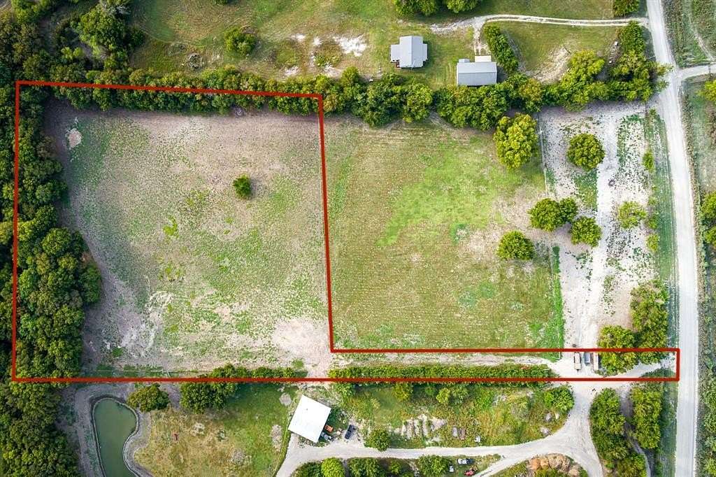 5 Acres of Residential Land for Sale in Trenton, Texas