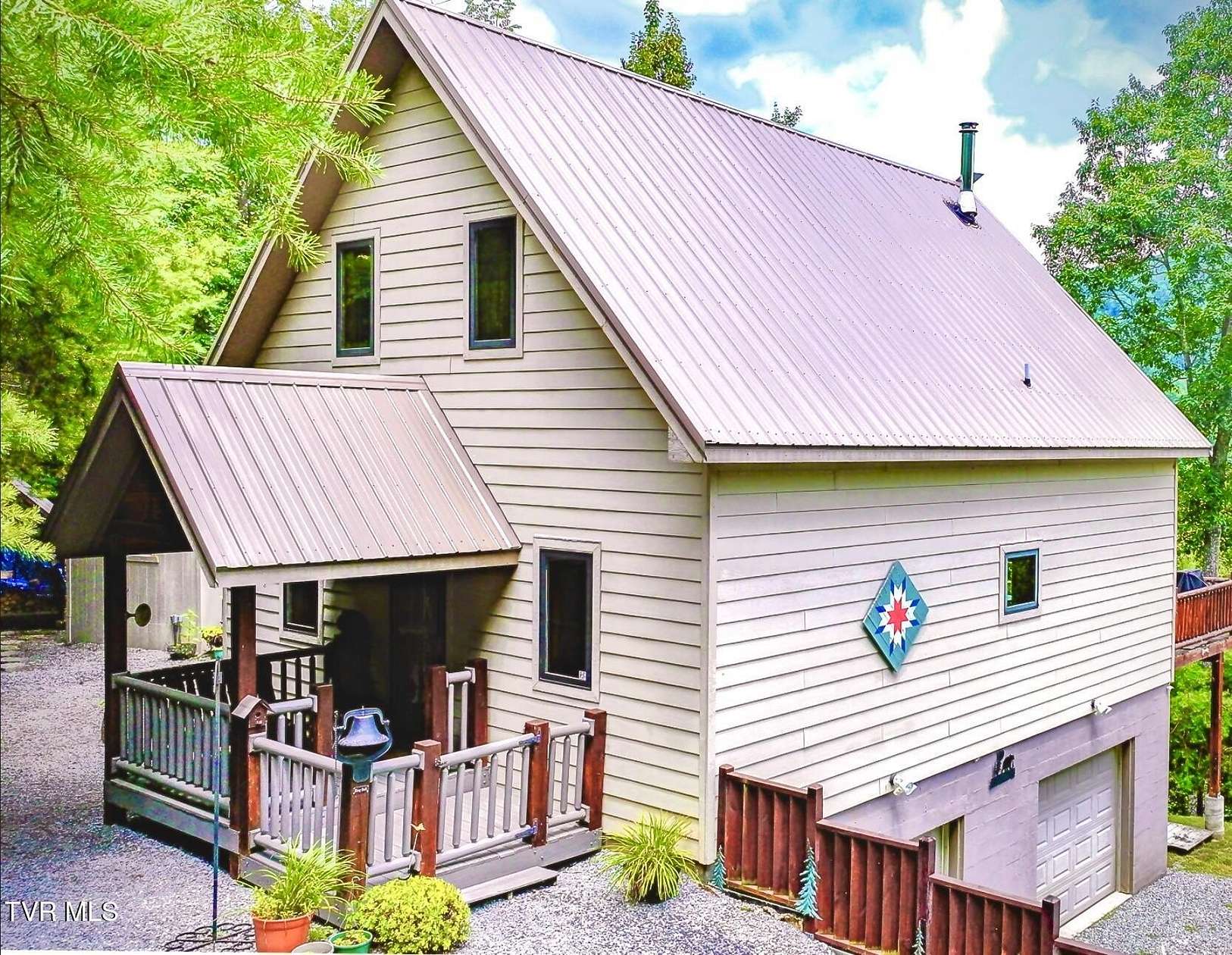 1.72 Acres of Residential Land with Home for Sale in Roan Mountain, Tennessee