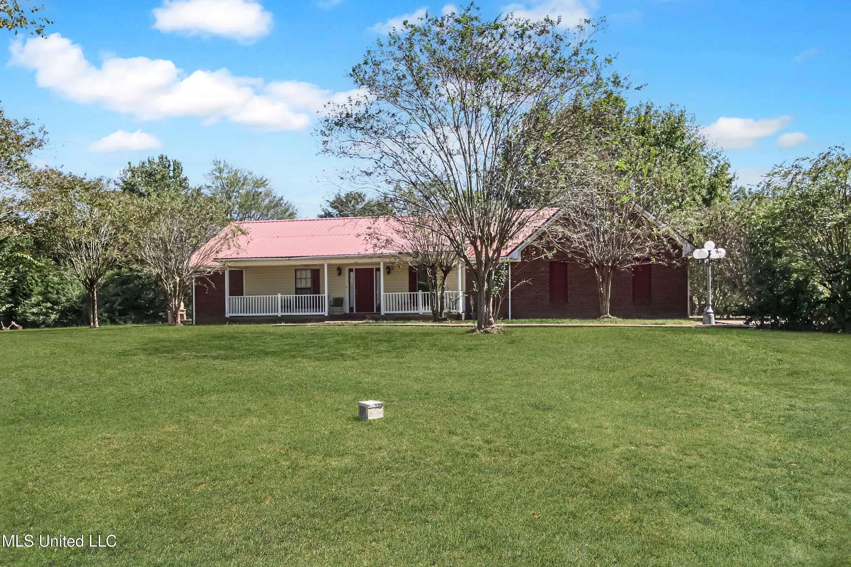 14.8 Acres of Land with Home for Sale in Vaiden, Mississippi