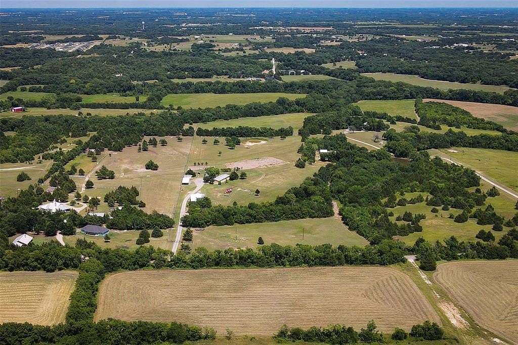 1.33 Acres of Residential Land for Sale in Van Alstyne, Texas