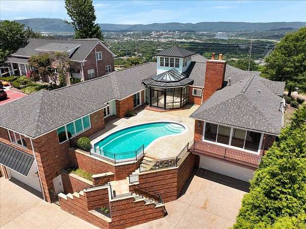 4.77 Acres of Residential Land with Home for Sale in Chattanooga, Tennessee