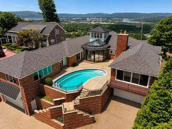 4.77 Acres of Land with Home for Sale in Chattanooga, Tennessee