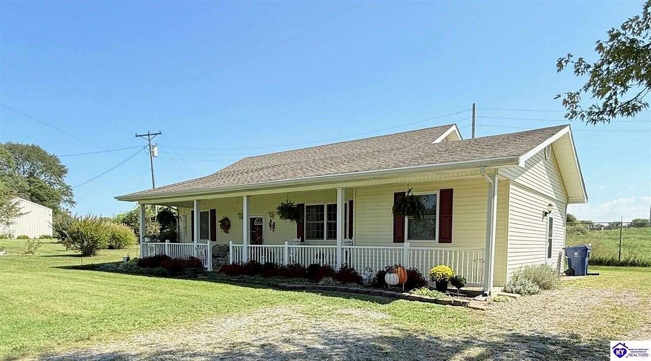 5 Acres of Residential Land with Home for Sale in Campbellsville, Kentucky