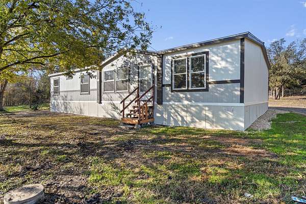 5 Acres of Residential Land with Home for Sale in Bartlett, Texas