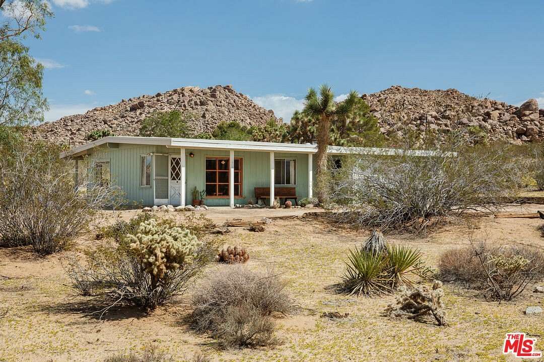 5 Acres of Residential Land with Home for Sale in Joshua Tree, California