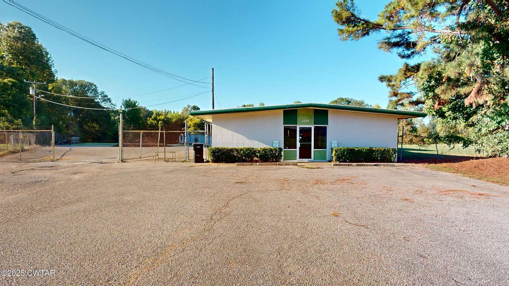 4.7 Acres of Improved Commercial Land for Sale in Dyersburg, Tennessee