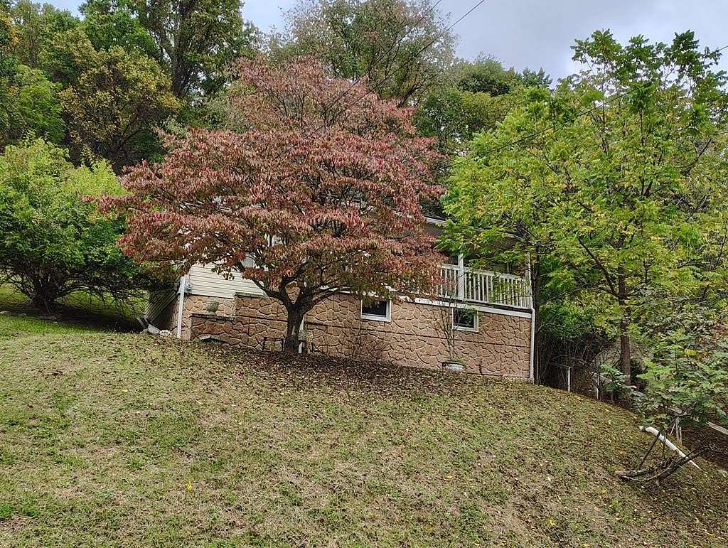 2.25 Acres of Residential Land with Home for Sale in Tazewell, Virginia