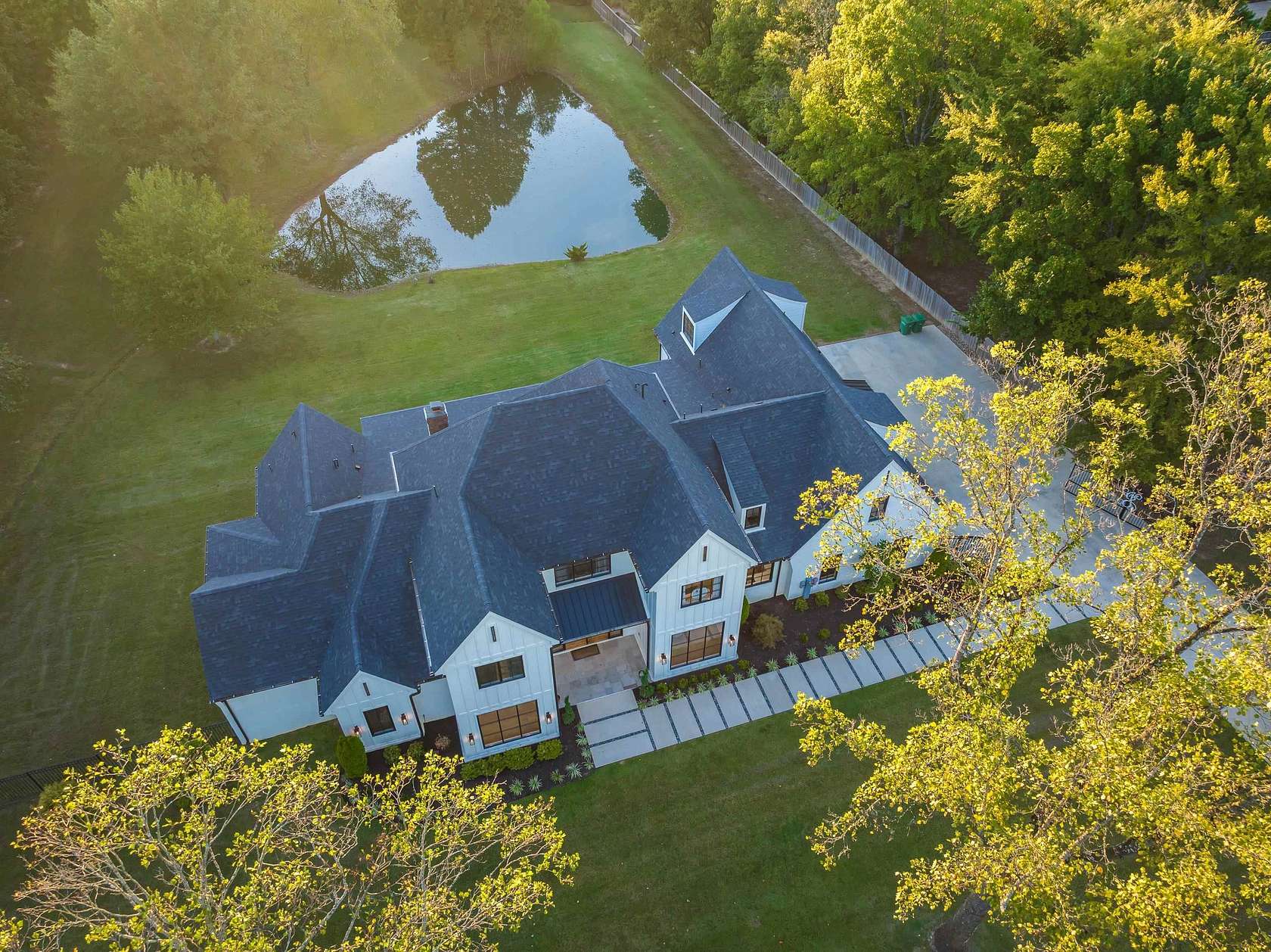 1.73 Acres of Residential Land with Home for Sale in Germantown, Tennessee