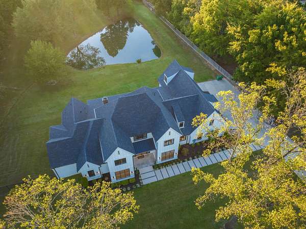 1.73 Acres of Residential Land with Home for Sale in Germantown, Tennessee