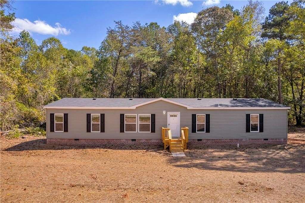 1.63 Acres of Residential Land with Home for Sale in Maysville, Georgia