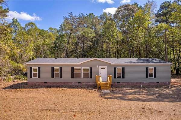 1.63 Acres of Residential Land with Home for Sale in Maysville, Georgia