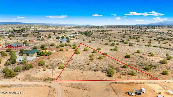 2 Acres of Residential Land for Sale in Paulden, Arizona