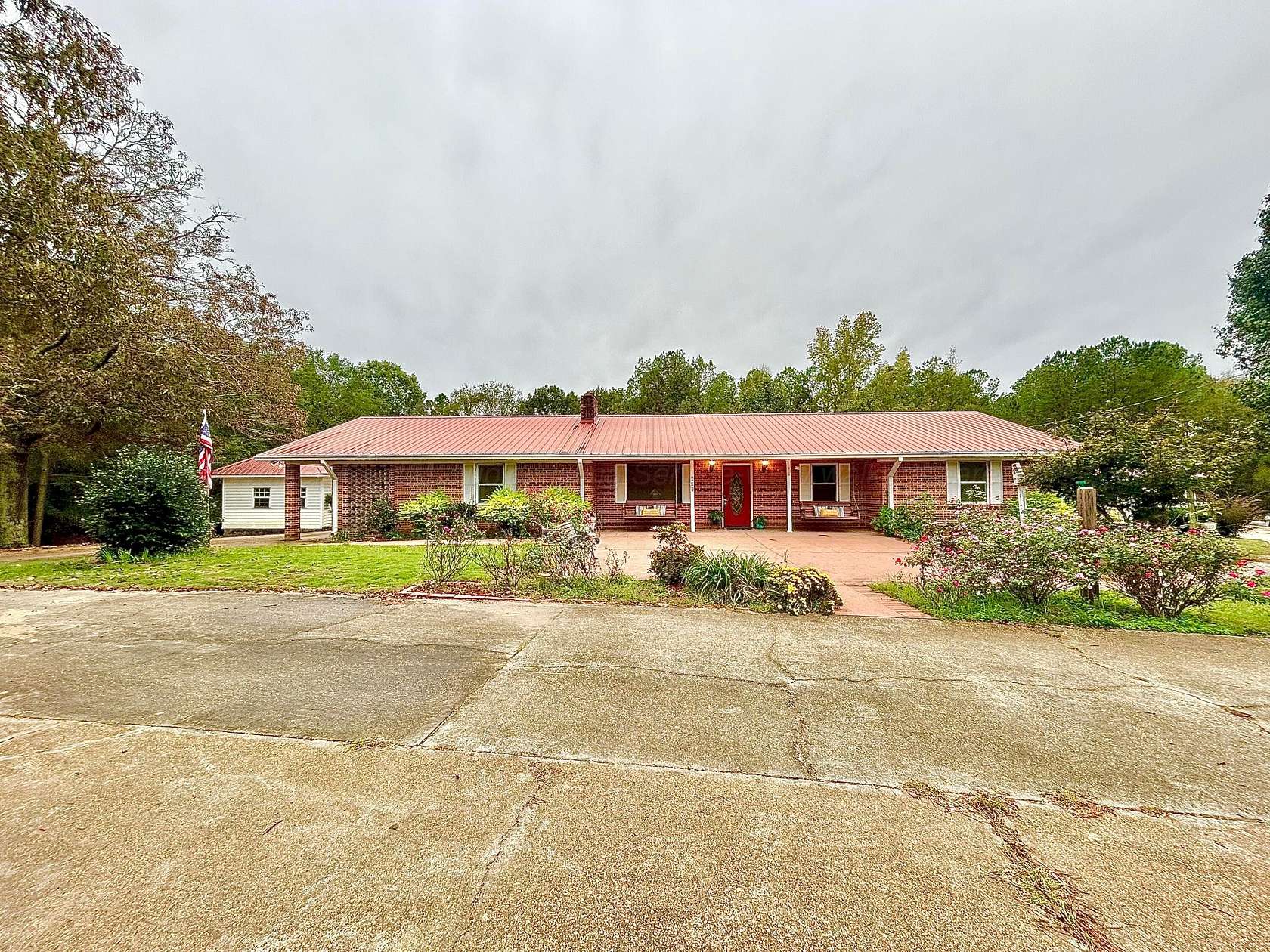 4.36 Acres of Residential Land with Home for Sale in Fayette, Alabama