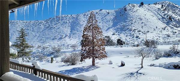 2.5 Acres of Residential Land with Home for Sale in Piñon Hills, California