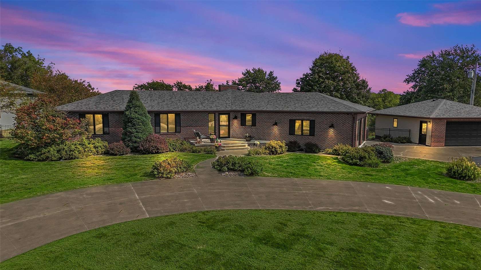 45.7 Acres of Agricultural Land with Home for Sale in Newton, Iowa