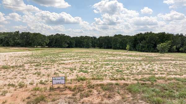 6 Acres of Land for Sale in Stephenville, Texas