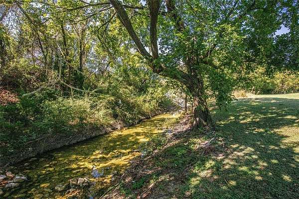 3 Acres of Improved Mixed-Use Land for Sale in Robinson, Texas