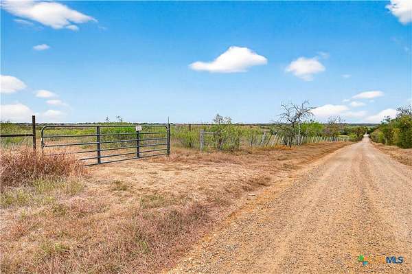 11 Acres of Land for Sale in Waelder, Texas