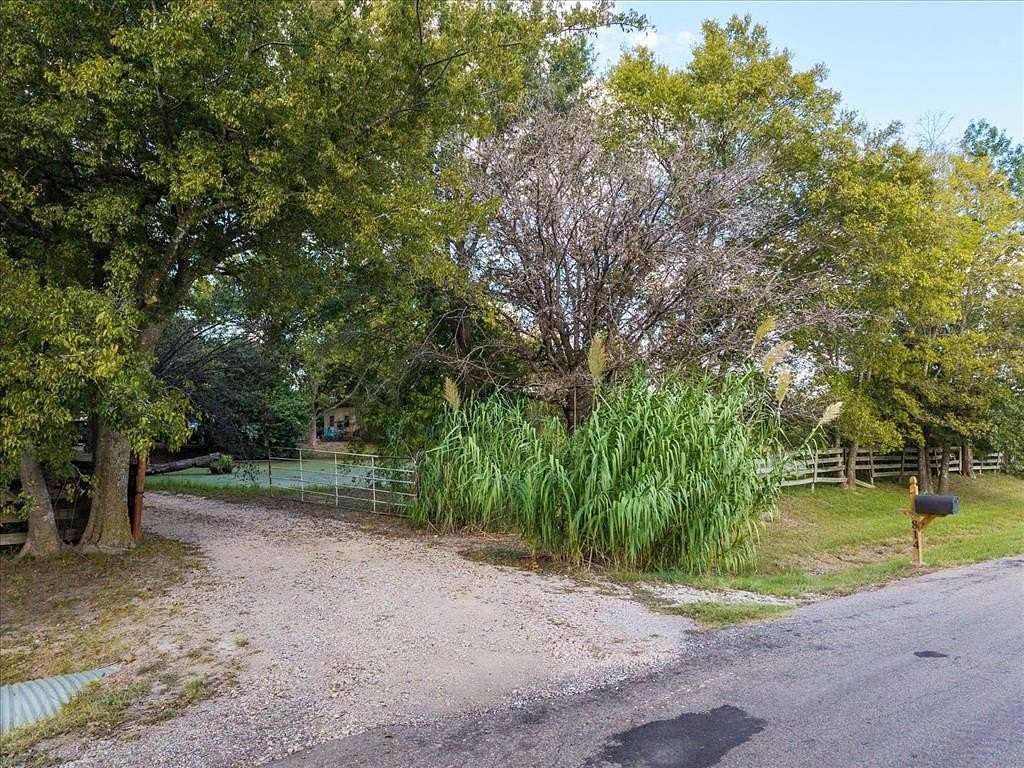3.46 Acres of Residential Land with Home for Sale in Quinlan, Texas