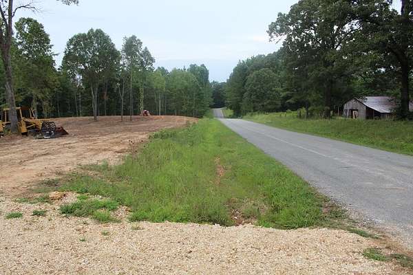 5 Acres of Residential Land for Sale in Huntingdon, Tennessee