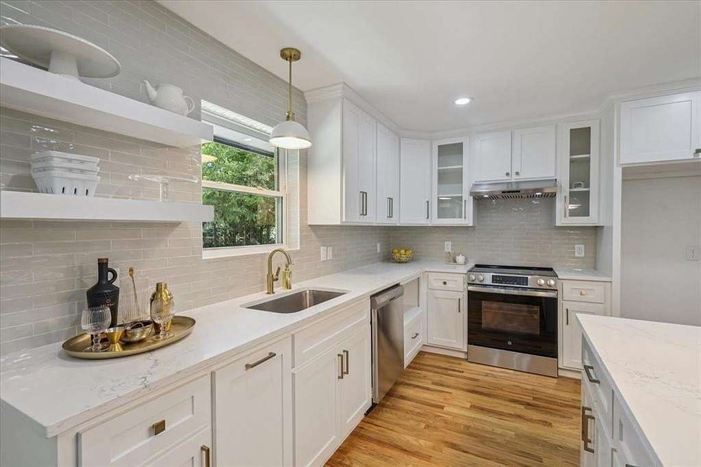 3.21 Acres of Residential Land with Home for Sale in Bonham, Texas