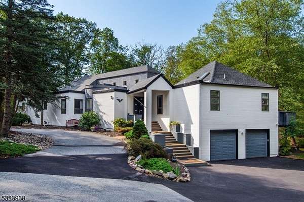 3.68 Acres of Residential Land with Home for Sale in Kinnelon, New Jersey