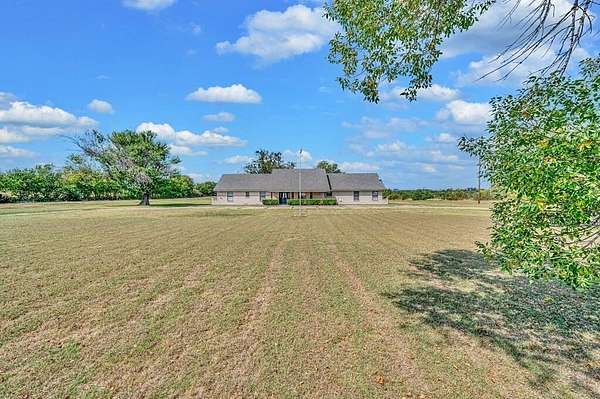 12 Acres of Land with Home for Sale in Robinson, Texas
