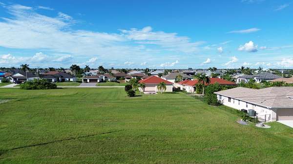 Residential Land for Sale in Cape Coral, Florida