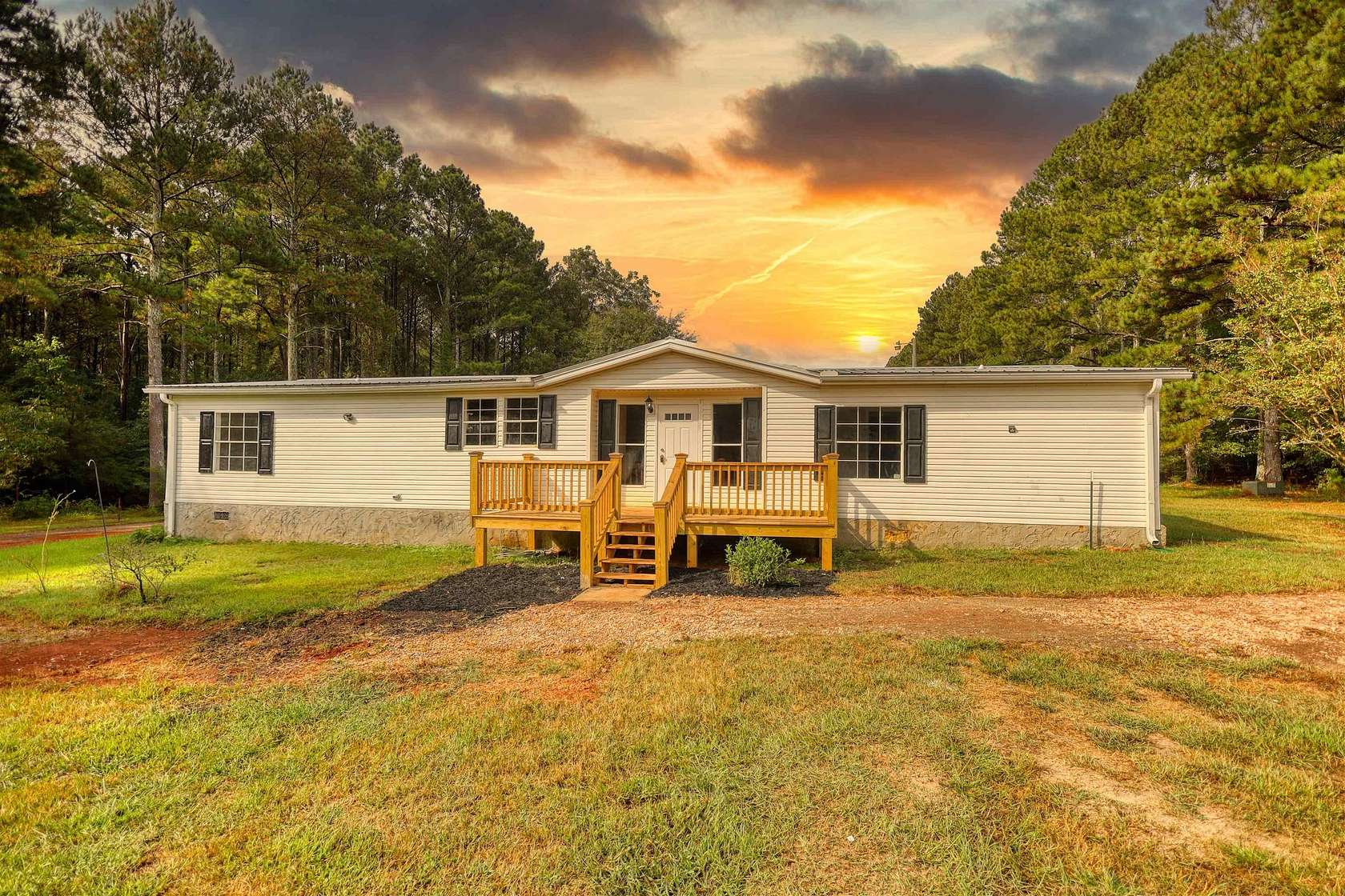 4.46 Acres of Residential Land with Home for Sale in Madison, Georgia