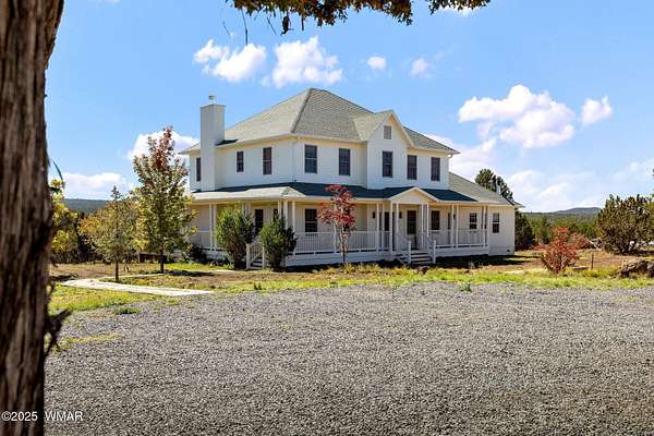 6.23 Acres of Residential Land with Home for Sale in Vernon, Arizona