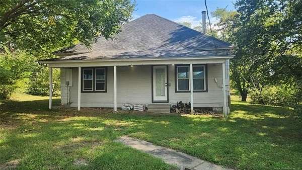 13 Acres of Land with Home for Sale in Pryor, Oklahoma