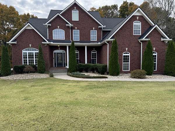 4 Acres of Residential Land with Home for Sale in Portland, Tennessee